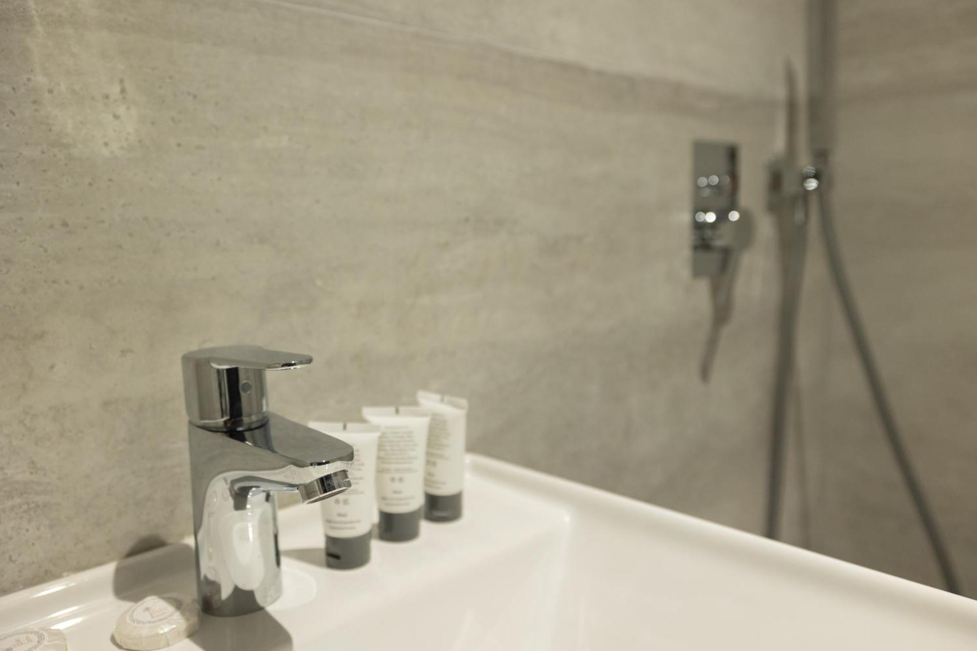 Aglon Twin'S Hotel Vlora Kültér fotó